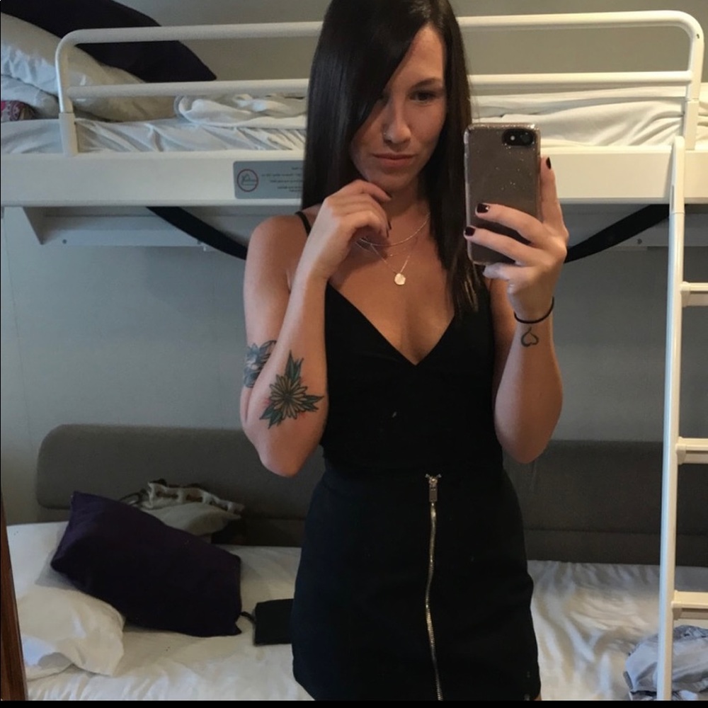 H&M mini skirt with zipper down the front